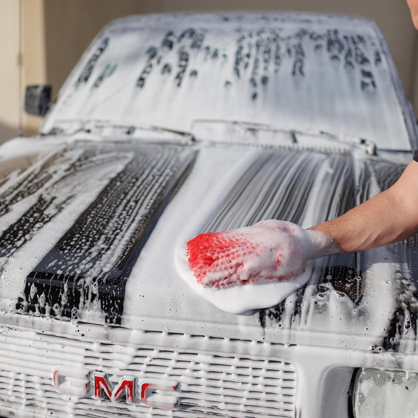 Versatile Jay Leno's Garage Car Wash + Wax (16 oz) - Clean & Shines Car Paint