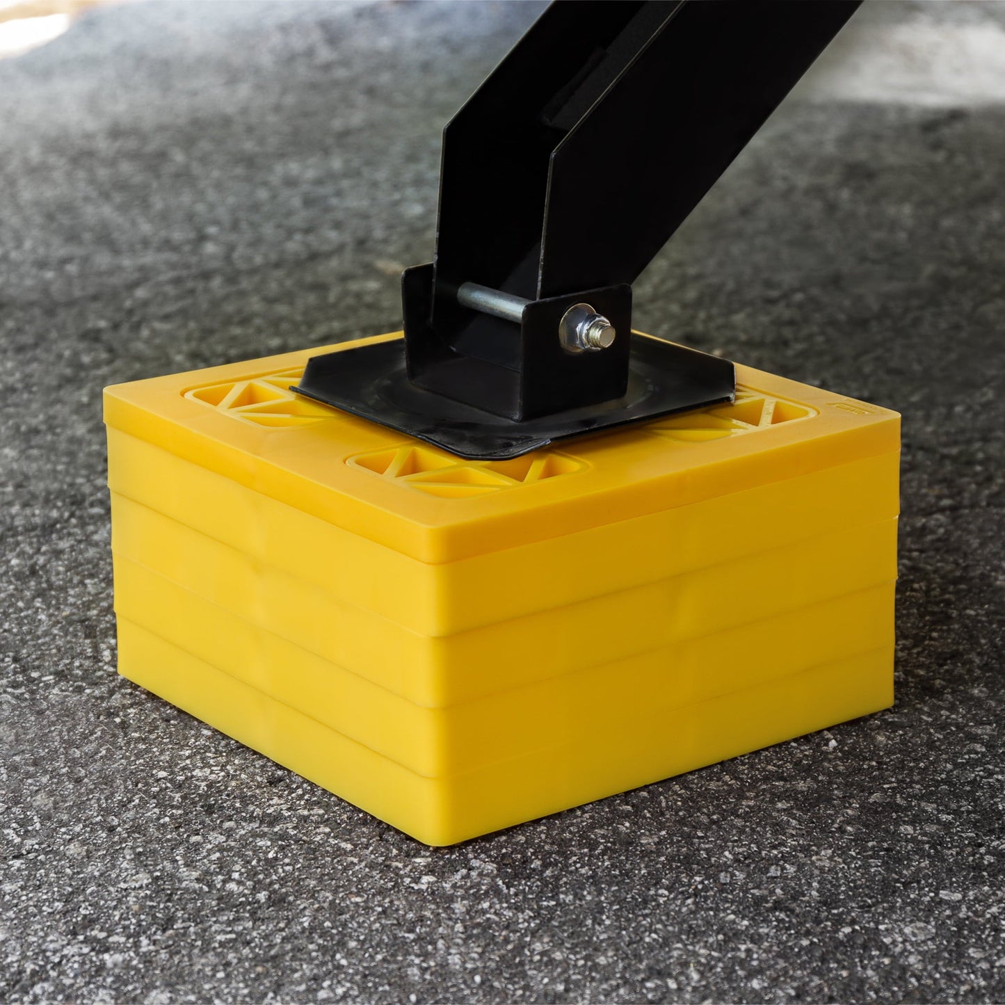 Classic Camco FasTen RV Leveling Blocks | Features a Durable Resin Design and Convenient Carrying Handle | Compatible with Single Wheel, Stabilizer Jacks, and More | 8.5-Inches x 8.5-Inches x 1-Inch (21022)